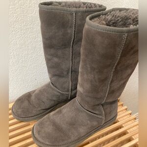 UGG Boots Tall Gray Charcoal Fully Lined Winter Snow Boots size 7 Women’s